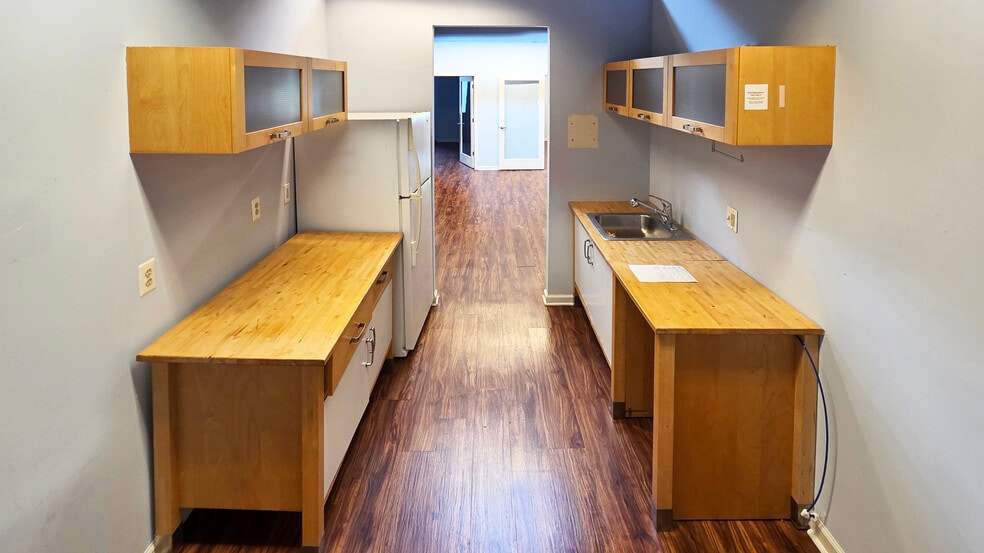 More Photos Of 3901 Main St, Philadelphia Office For Lease