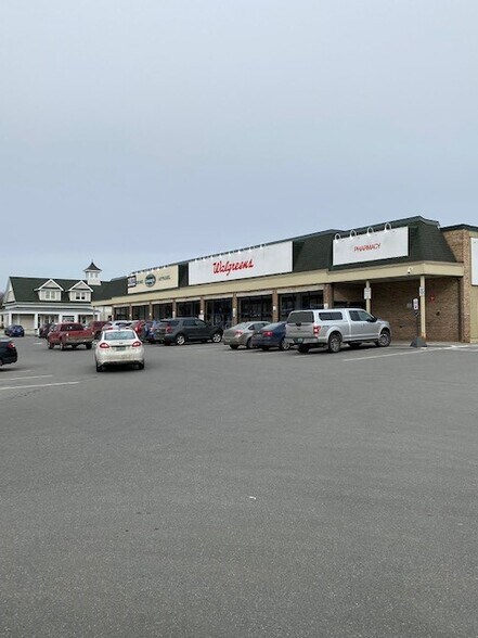 More Photos Of 15 Cottage St, Barre Flex For Lease