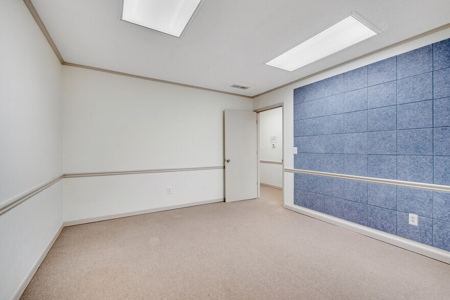 More Photos Of 11205 Alpharetta Hwy, Roswell Office Residential For Sale