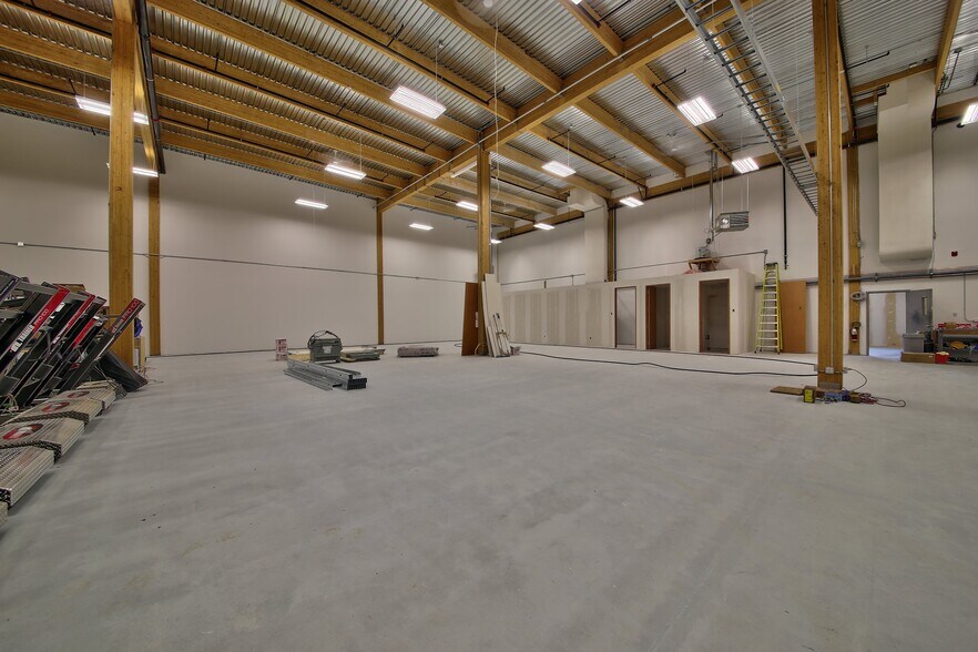 More Photos Of 1400-1460 Boul De L'innovation, Bromont Industrial For Sale