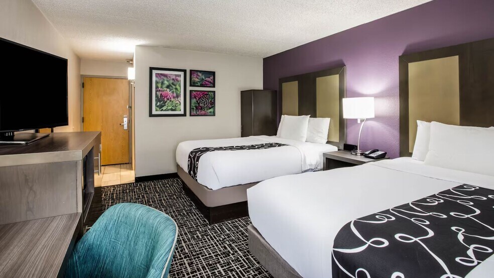 More Photos Of 3330 Kimberly Rd, Davenport Hotel For Sale