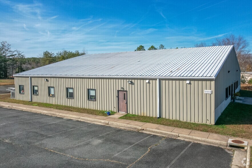 More Photos Of 9304 Onyx Ct, Fredericksburg Warehouse For Lease