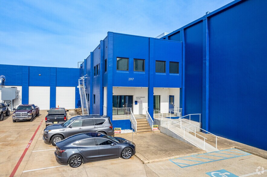 More Photos Of 2917 Oakland Ave, Garland Distribution For Sale