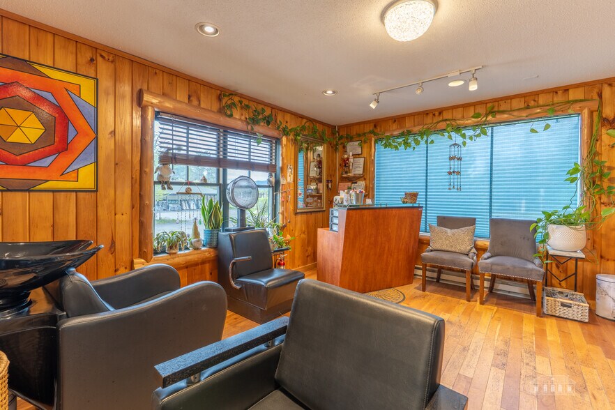 More Photos Of 1915 Saranac Ave, Lake Placid General Retail For Sale