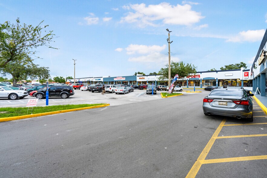 More Photos Of 2625 N Hiawassee Rd, Orlando Storefront For Sale