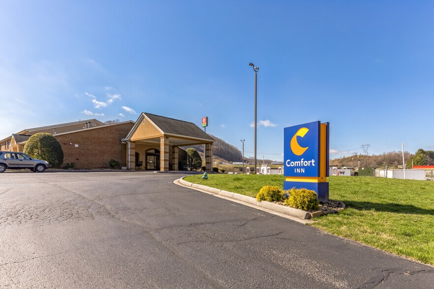More Photos Of 5558 Lee Hwy, Atkins Hotel For Sale