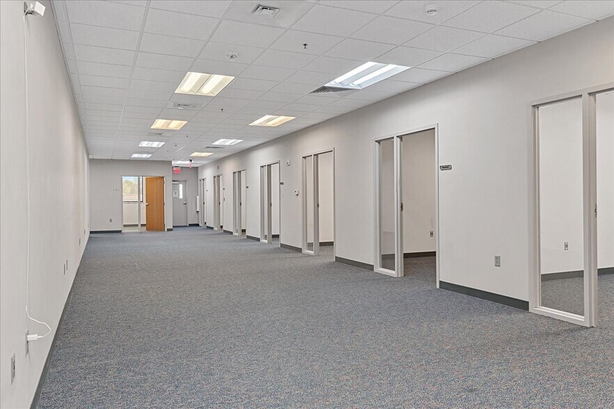 More Photos Of 740 E Ash St, Springfield Office For Lease