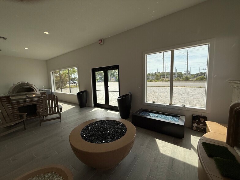 More Photos Of 2736 Land O Lakes Blvd, Land O' Lakes Storefront Retail Residential For Sale