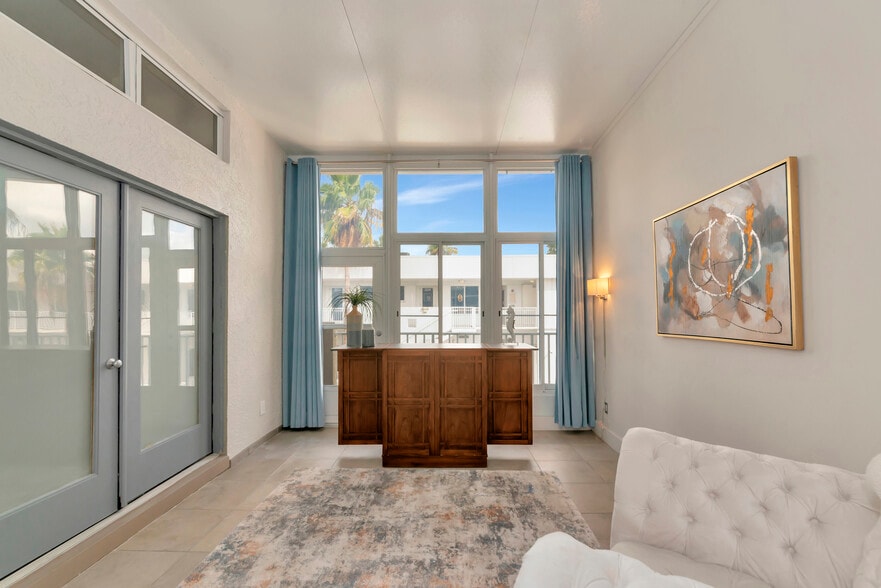 More Photos Of 1345 2nd St, Sarasota Office Residential For Sale