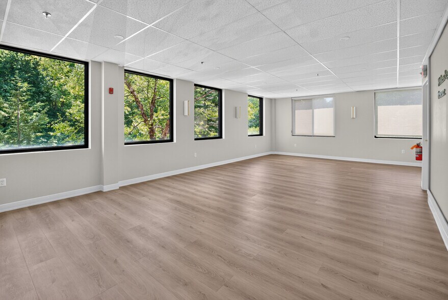 More Photos Of 1 Hampton Rd, Exeter Medical For Lease