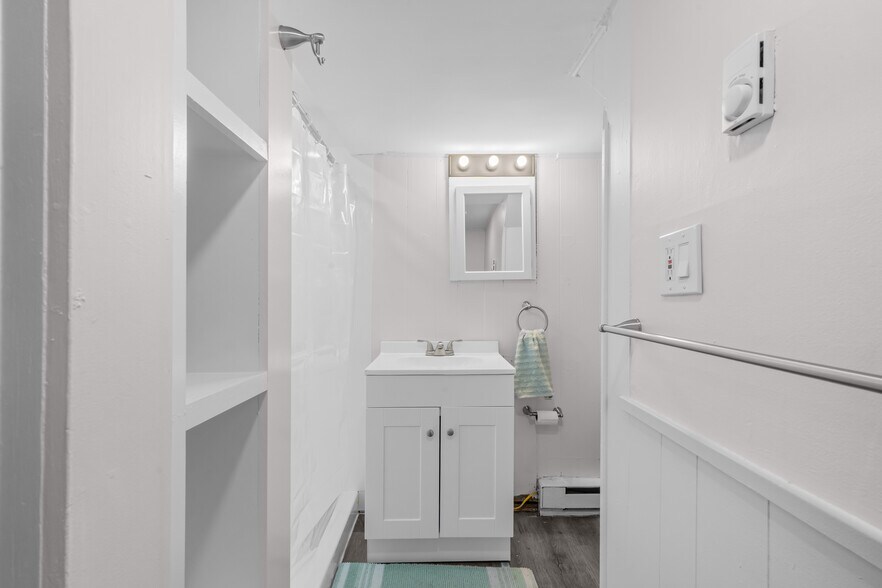 More Photos Of 26 John Ringo Rd, Ringoes Apartments For Sale