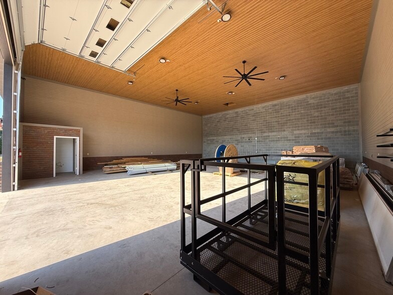 More Photos Of 144 McCrary Rd, Mooresville Industrial For Sale