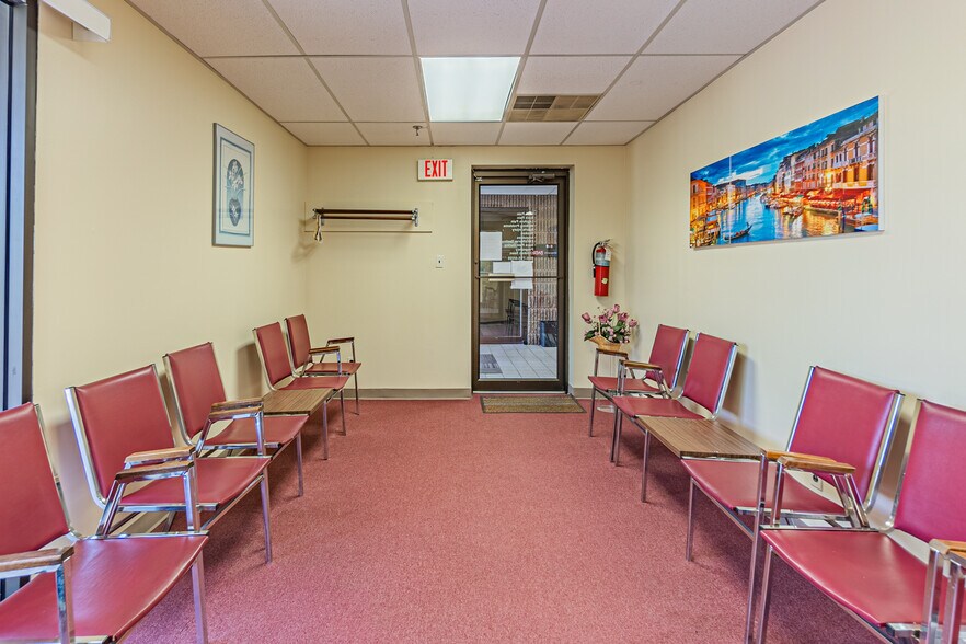 More Photos Of 35-37 Progress St, Edison Medical For Sale