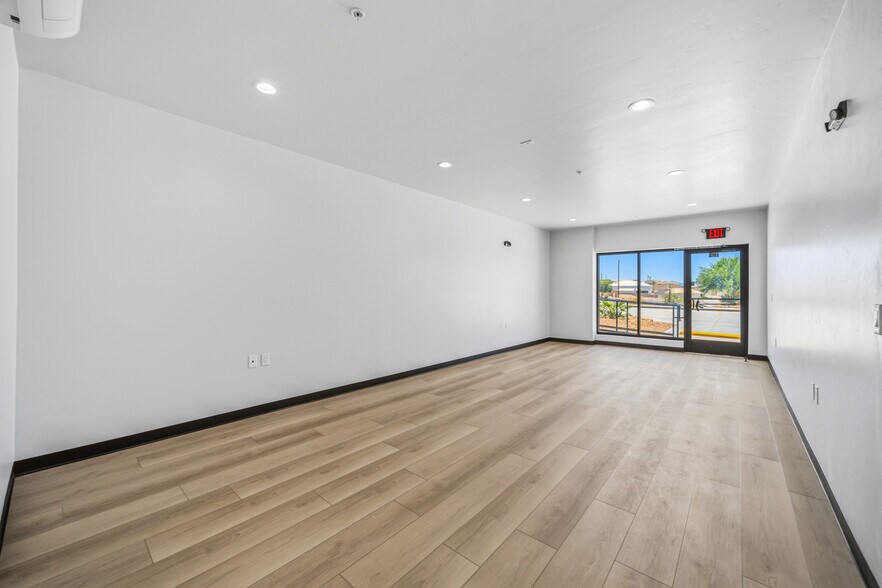 More Photos Of 2995 Kiowa Blvd N, Lake Havasu City Warehouse For Lease