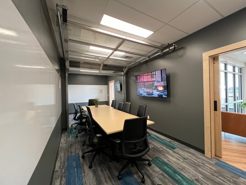 More Photos Of 13315 E 112th St N, Owasso Coworking Space