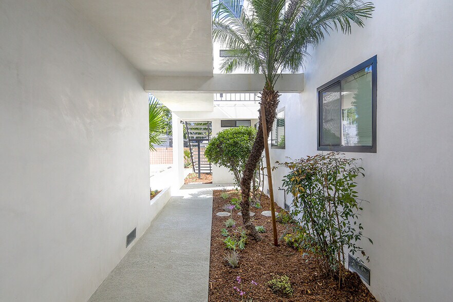 More Photos Of 655 Ivy St, Glendale Apartments For Sale