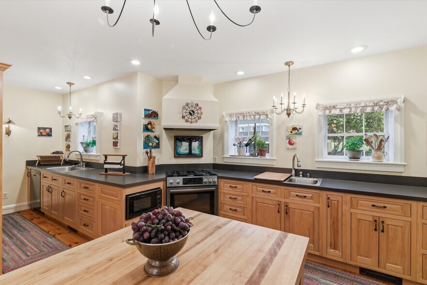 More Photos Of 1161 NY-313, Cambridge Multifamily For Sale