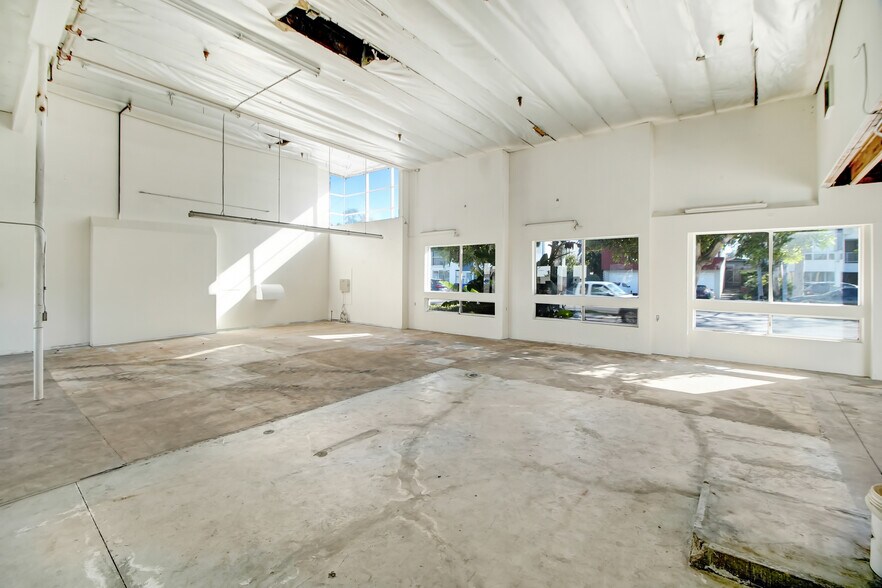 More Photos Of 927 Manhattan Beach Blvd, Manhattan Beach Storefront Retail Office For Sale