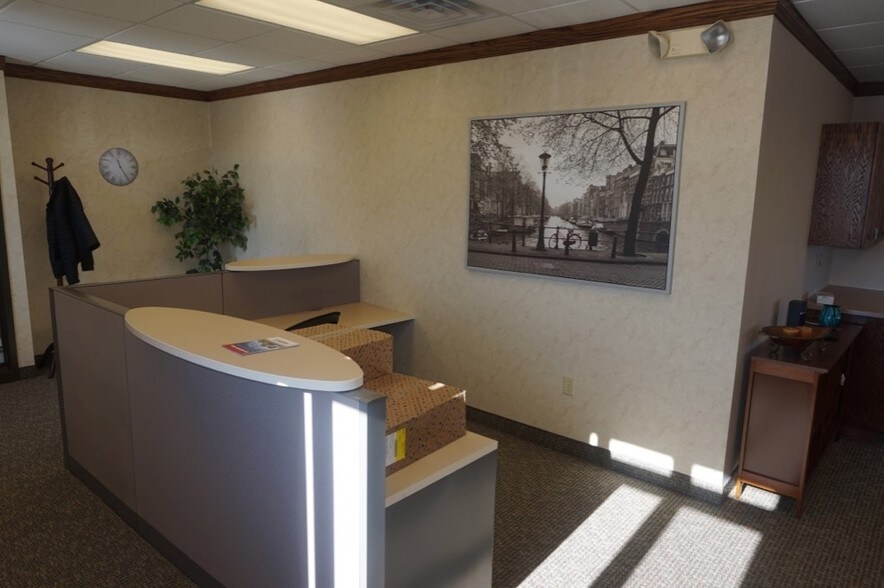 More Photos Of 1200 Hosford St, Hudson Office For Lease
