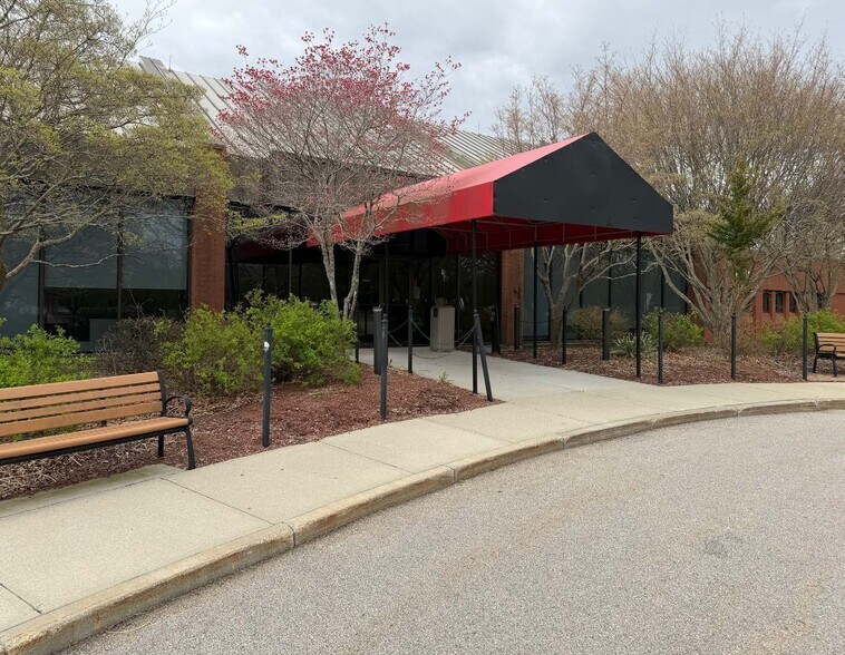 More Photos Of 95 Amaral St, Riverside Office For Sale