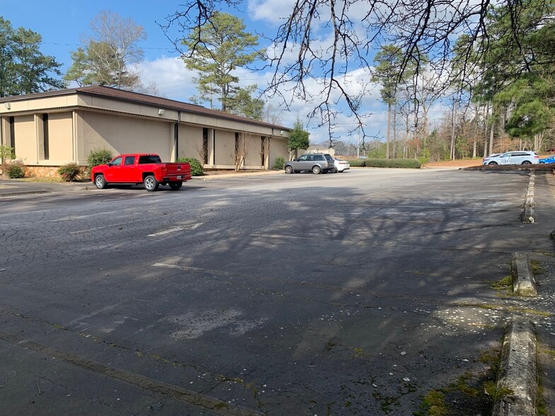 More Photos Of 1330 N Park St, Carrollton Office For Sale