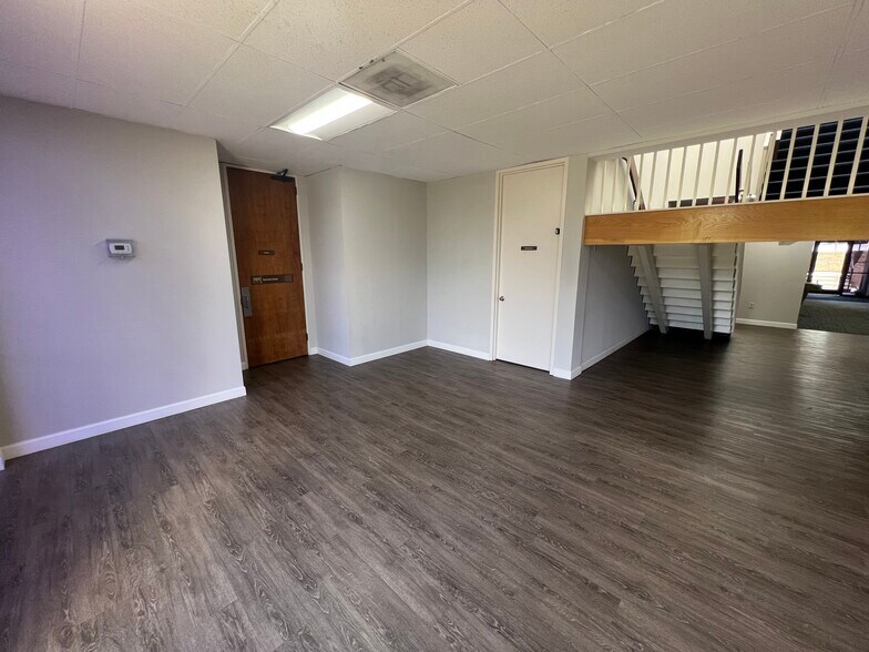 More Photos Of 1 Centerview Dr, Greensboro Unknown For Lease