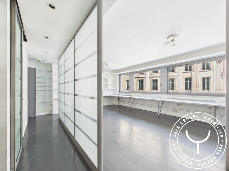 More Photos Of 27 Rue Joubert, Paris Office For Sale