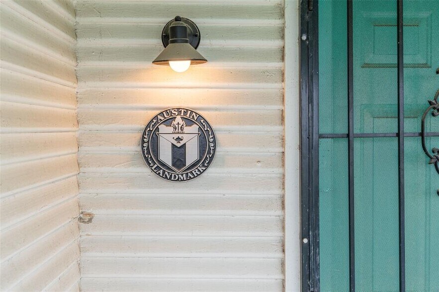 More Photos Of 1148 Northwestern Ave, Austin Specialty For Sale