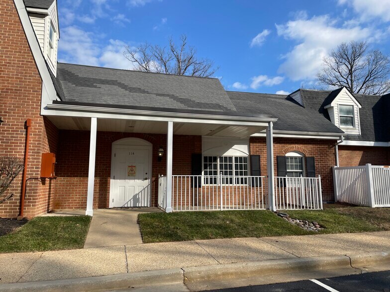 More Photos Of 11325 Pembrooke Sq, Waldorf Medical For Sale