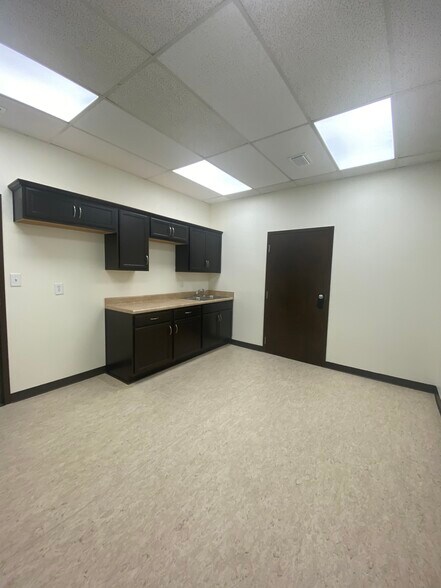 More Photos Of 310 Dick St, Fayetteville Office For Lease