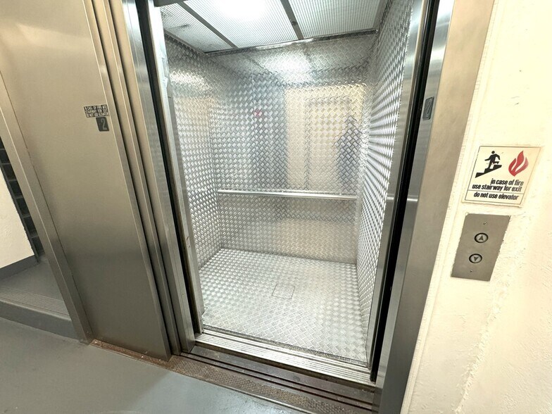 More Photos Of 731-733 S Spring St, Los Angeles Loft Creative Space For Lease