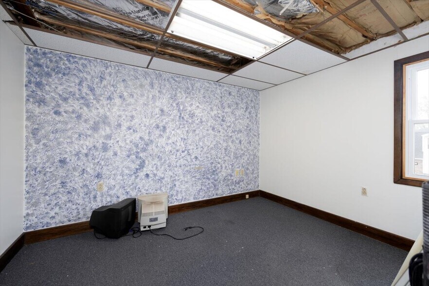 More Photos Of 928 French Rd, Cheektowaga Unknown For Lease