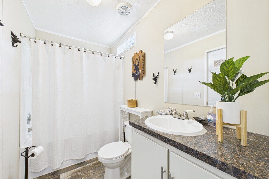 More Photos Of 141 County Road 851, Elizabeth Hotel For Sale
