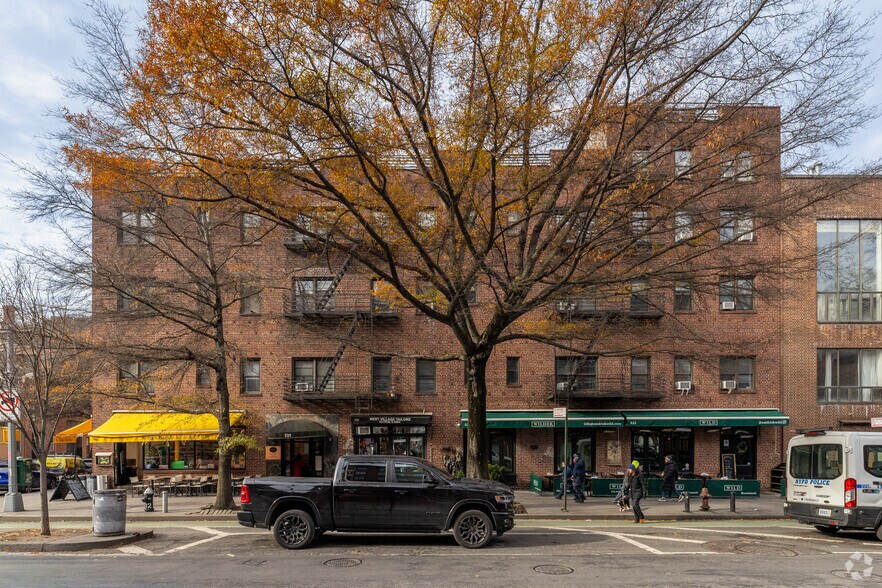 More Photos Of 535-539 Hudson St, New York Apartments For Lease