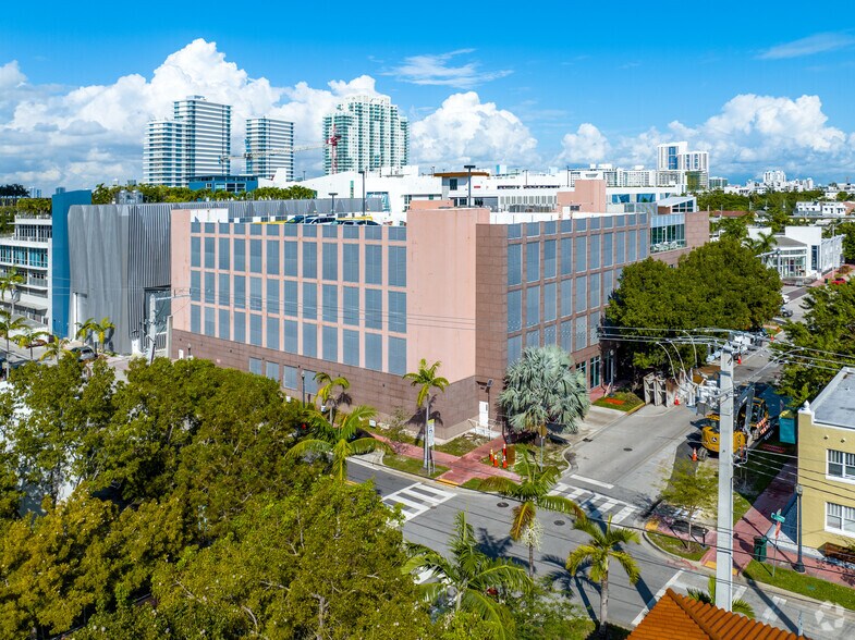 More Photos Of 1000 5th St, Miami Beach Office For Lease
