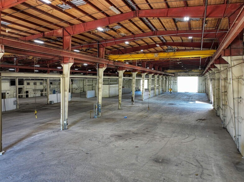 More Photos Of 115 Franklin Rd, Oak Ridge Warehouse For Lease