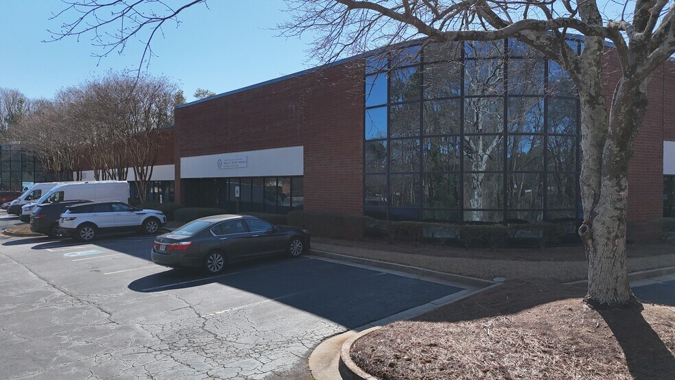More Photos Of 5240 Snapfinger Park Dr, Lithonia Light Distribution For Lease