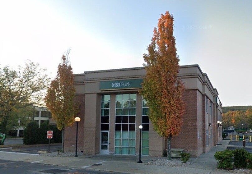 Primary Photo Of 4 Riverside Ave, Bristol Bank For Lease