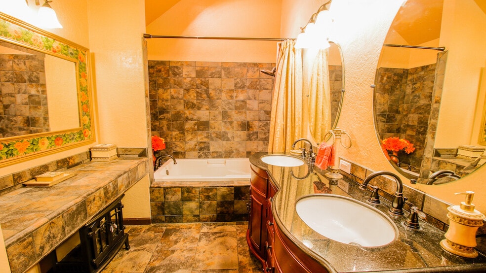 More Photos Of 7350 New Hope Rd, Grants Pass Golf Course Driving Range For Sale