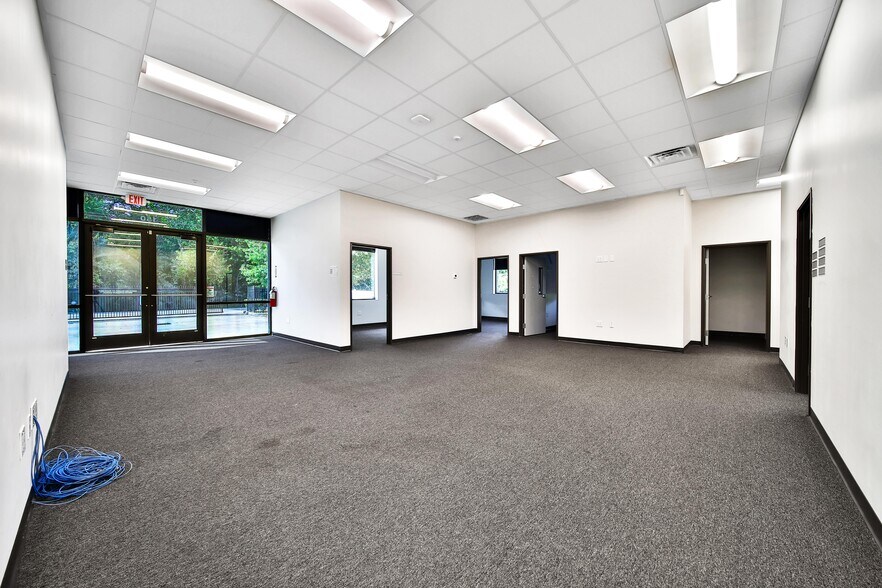 More Photos Of 5939 Albert Dr, Humble Light Distribution For Sale