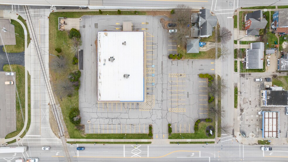 More Photos Of 222 S Main St, Orrville Drugstore For Sale