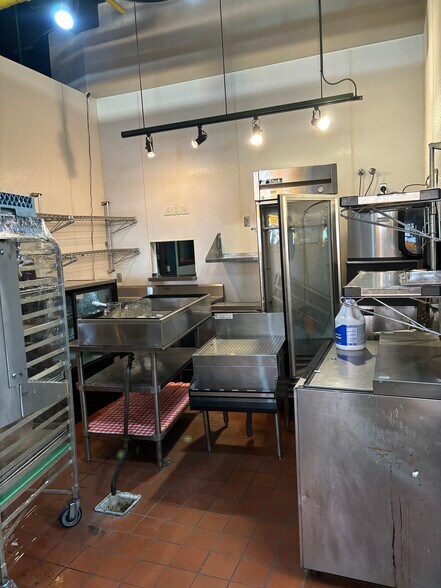 More Photos Of 310 Court Ave, Des Moines Restaurant For Sale