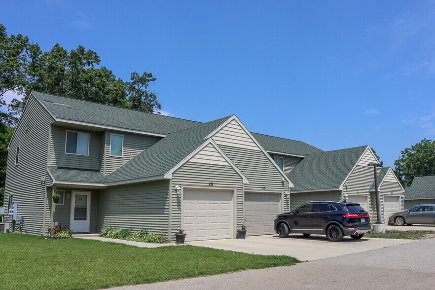 More Photos Of 816 Marquette Ave, Muskegon Apartments For Sale