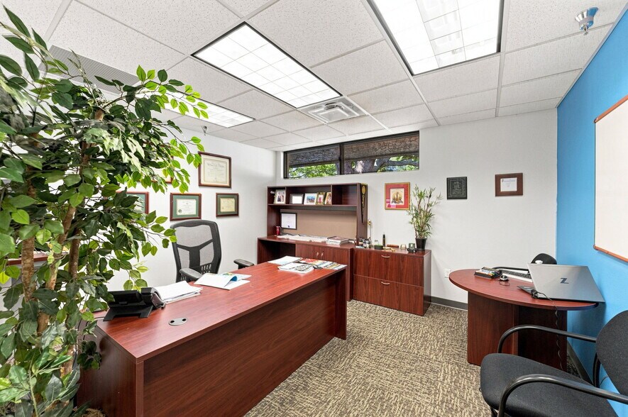 More Photos Of 1365 Hamlet Ave, Clearwater Flex For Lease