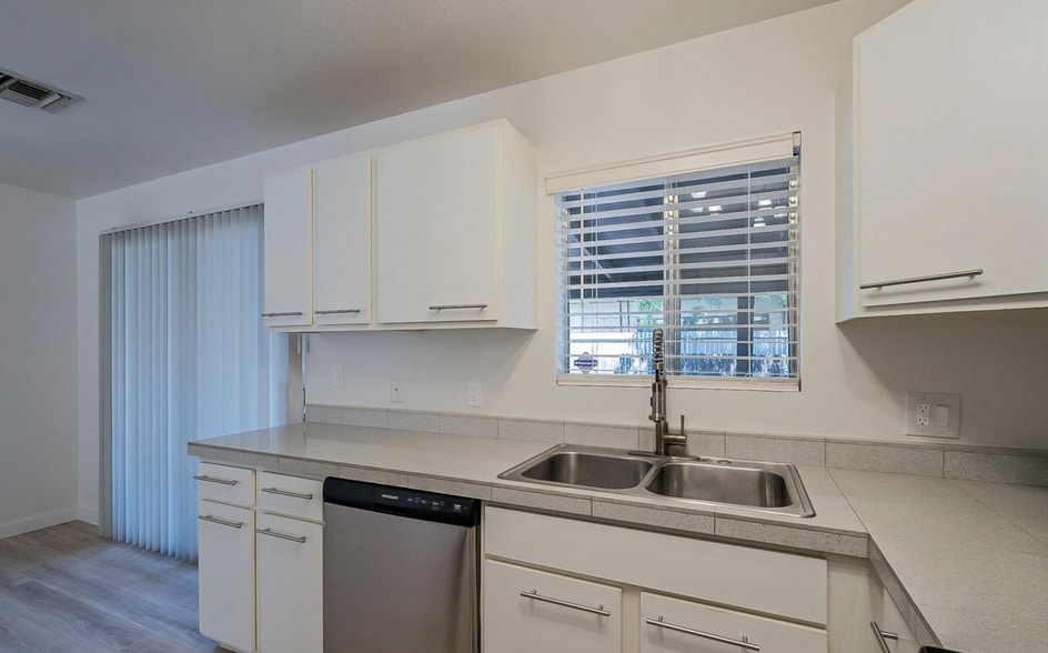 More Photos Of 816 E 10th St, Tucson Apartments For Sale