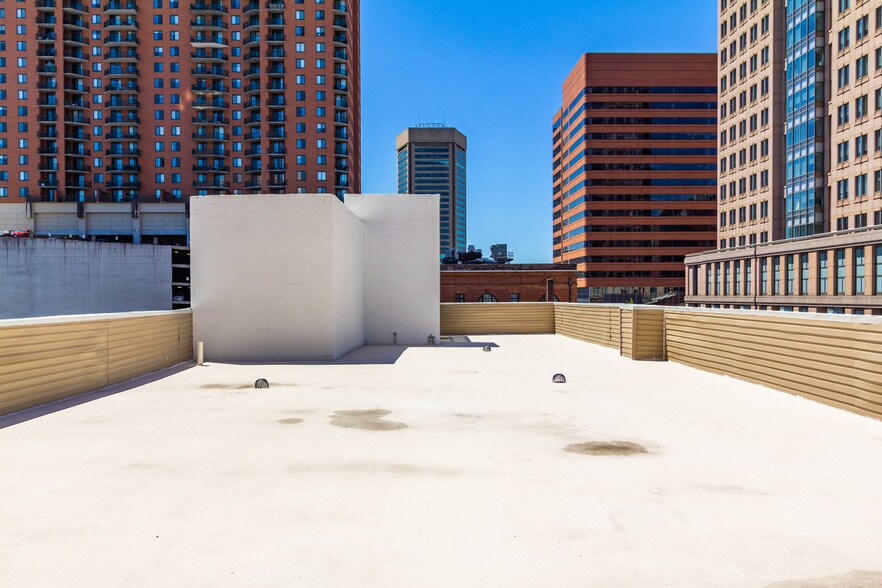 More Photos Of 404 E Baltimore St, Baltimore Storefront Retail Office For Lease