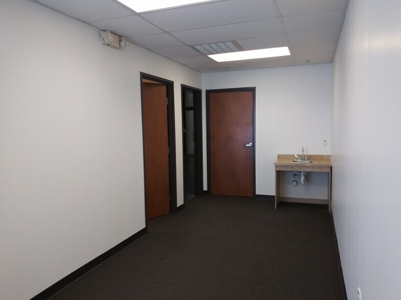 More Photos Of 8708 S Congress Ave, Austin Light Distribution For Lease