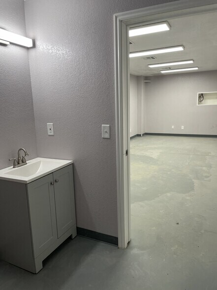 More Photos Of 1000 Sublet Dr, Kemmerer Warehouse For Lease