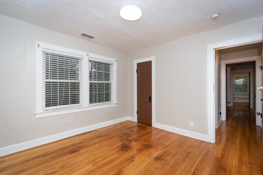 More Photos Of 5331 Charlotte St, Kansas City Apartments For Sale