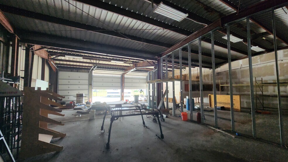 More Photos Of 720 Good Hope St, Norco Industrial For Sale
